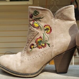 Suede Tan Ankle Boots with Floral Embroidery